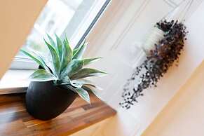 Regal Residence - Metropolitan Luxury