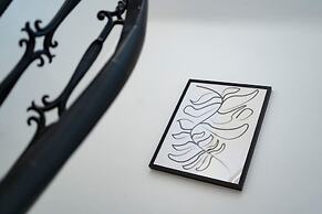 Regal Residence - Metropolitan Luxury