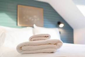 Regal Residence - Metropolitan Luxury