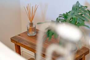 Regal Residence - Metropolitan Luxury