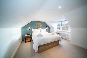 Regal Residence - Metropolitan Luxury