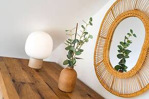 Regal Residence - Metropolitan Luxury