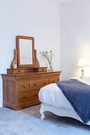 Panmure Apartment - A Glamorous Renovation