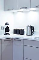 Panmure Apartment - A Glamorous Renovation