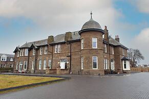 Panmure Apartment - A Glamorous Renovation