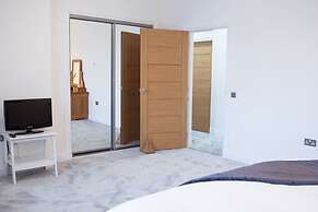 Panmure Apartment - A Glamorous Renovation