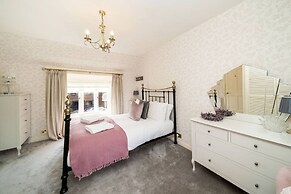 Thrums Cottage - A Writer s Retreat