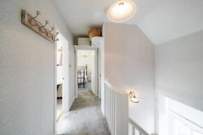 Thrums Cottage - A Writer s Retreat