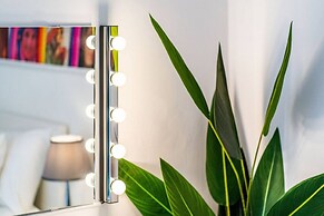 The Palais - Retro Style