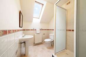 Earnside Cottage - Charming River Views