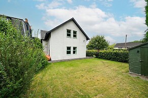 Earnside Cottage - Charming River Views