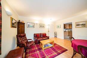 Earnside Cottage - Charming River Views