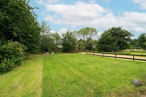 Earnside Cottage - Charming River Views