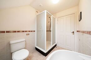 Earnside Cottage - Charming River Views