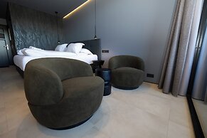 North Mountain View Suites