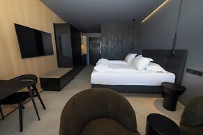 North Mountain View Suites