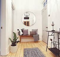 Oakshaw Apartment - Elegant Rustic Apartment in City Centre