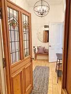 Oakshaw Apartment - Elegant Rustic Apartment in City Centre