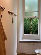 Oakshaw Apartment - Elegant Rustic Apartment in City Centre