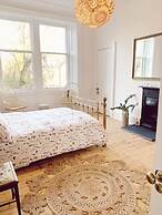 Oakshaw Apartment - Elegant Rustic Apartment in City Centre