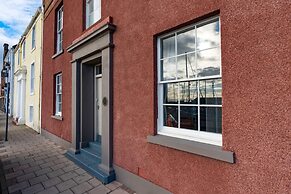 One Shore - Stylish Town House