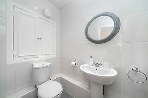 One Shore - Stylish Town House