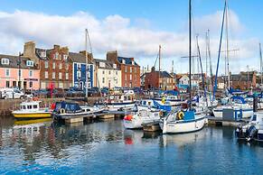 One Shore - Stylish Town House