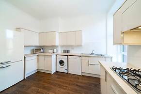 One Shore - Stylish Town House