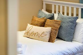 One Shore - Stylish Town House