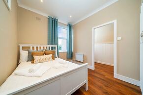 One Shore - Stylish Town House