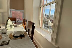 One Shore - Stylish Town House