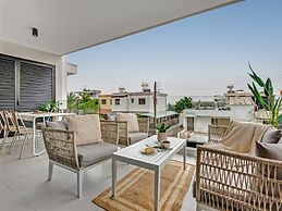 Sanders Only - Lovely 1-bdr Apt With two Balconies