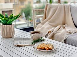 Sanders Only - Lovely 1-bdr Apt With two Balconies