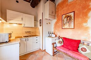 Willow apt With Shared Pool