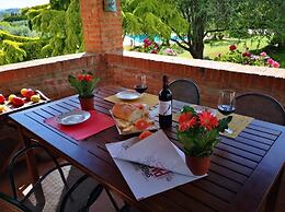 Willow apt With Shared Pool