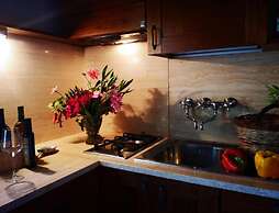 Willow apt With Shared Pool