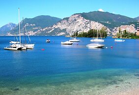 Rustichel Lake View in Toscolano Maderno