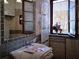 Thyme apt With Shared Pool