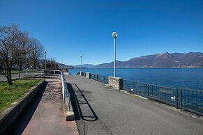 Residenza Gardenia Lake View Luino Center