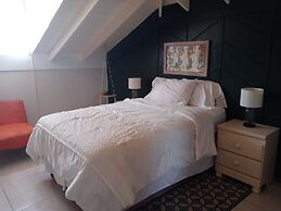 Leisure Duplex At Csompo Silver Manor