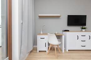 Warsaw Apartment Postępu by Renters