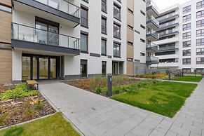 Warsaw Apartment Postępu by Renters