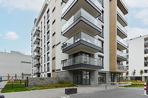 Warsaw Apartment Postępu by Renters