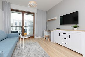 Warsaw Apartment Postępu by Renters