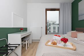 Warsaw Apartment Postępu by Renters