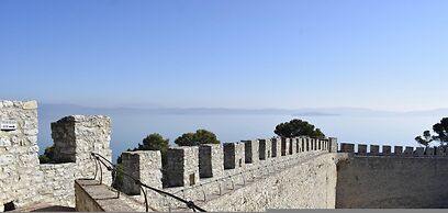 Rosehip apt With Shared Pool