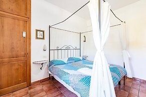 Olive apt With Shared Pool