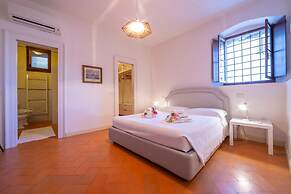 Villa Faccioli Limone With Shared Pool