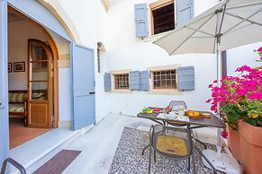 Villa Faccioli Limone With Shared Pool