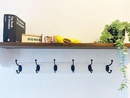 Spacious 2BD Flat With Stunning Views Folkestone